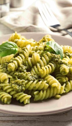 fusilli al pesto